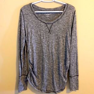Liz Lange Maternity v neck long sleeve tee, size L, good condition